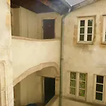 아파트 La Maison Debourg *