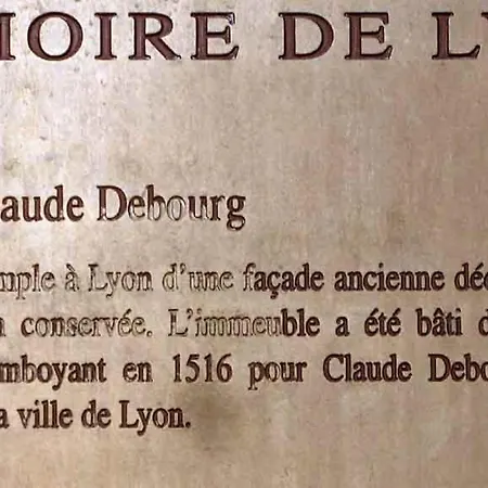 La Maison Debourg