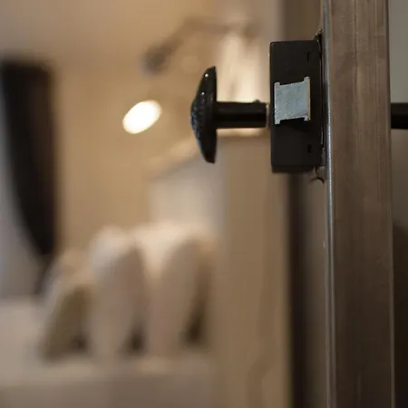 La Maison Debourg Apartman *