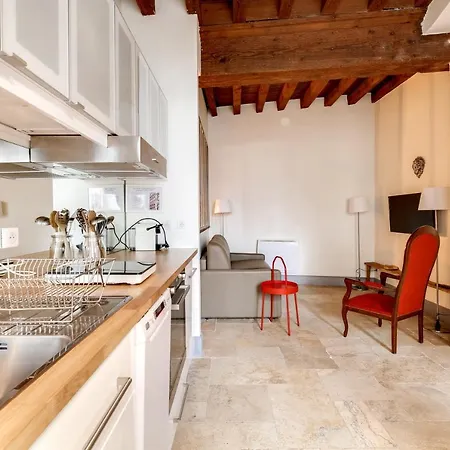 La Maison Debourg Apartment