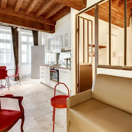 La Maison Debourg Lyon