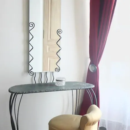 Apartment La Maison Debourg